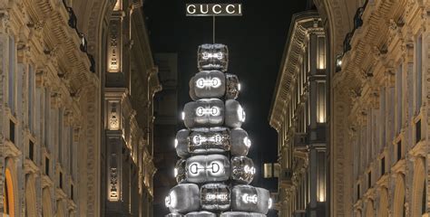 arbol gucci milan|Unveiling the House’s holiday tree in Milan’s historic Galleria .